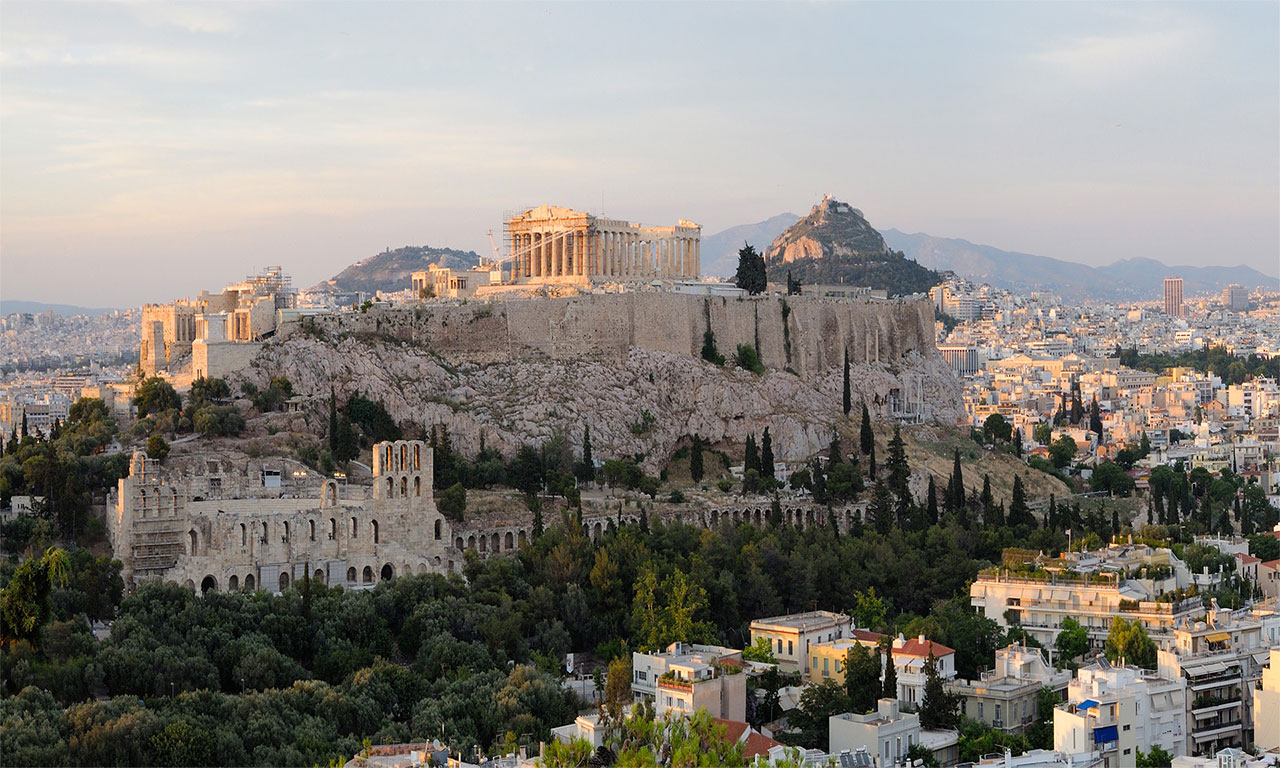 Ципрас делает ставку на недвижимость, принадлежащую греческой церкви